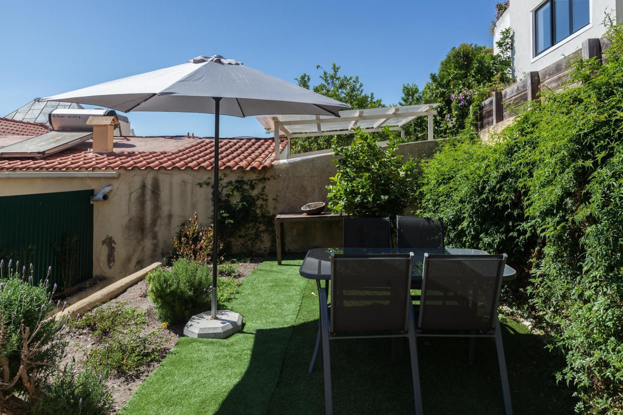 Appartamento Flh Castle Duplex With Terrace Lisbona Esterno foto