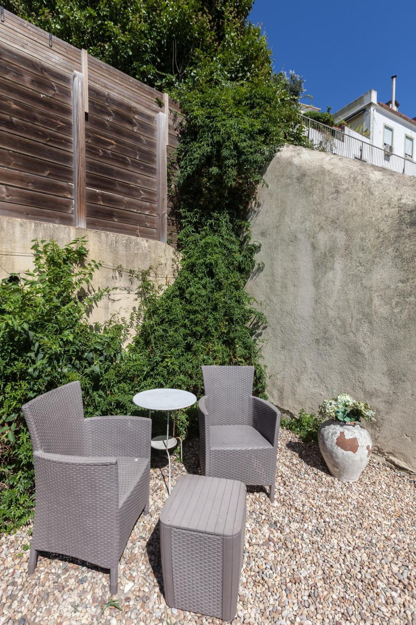 Appartamento Flh Castle Duplex With Terrace Lisbona Esterno foto