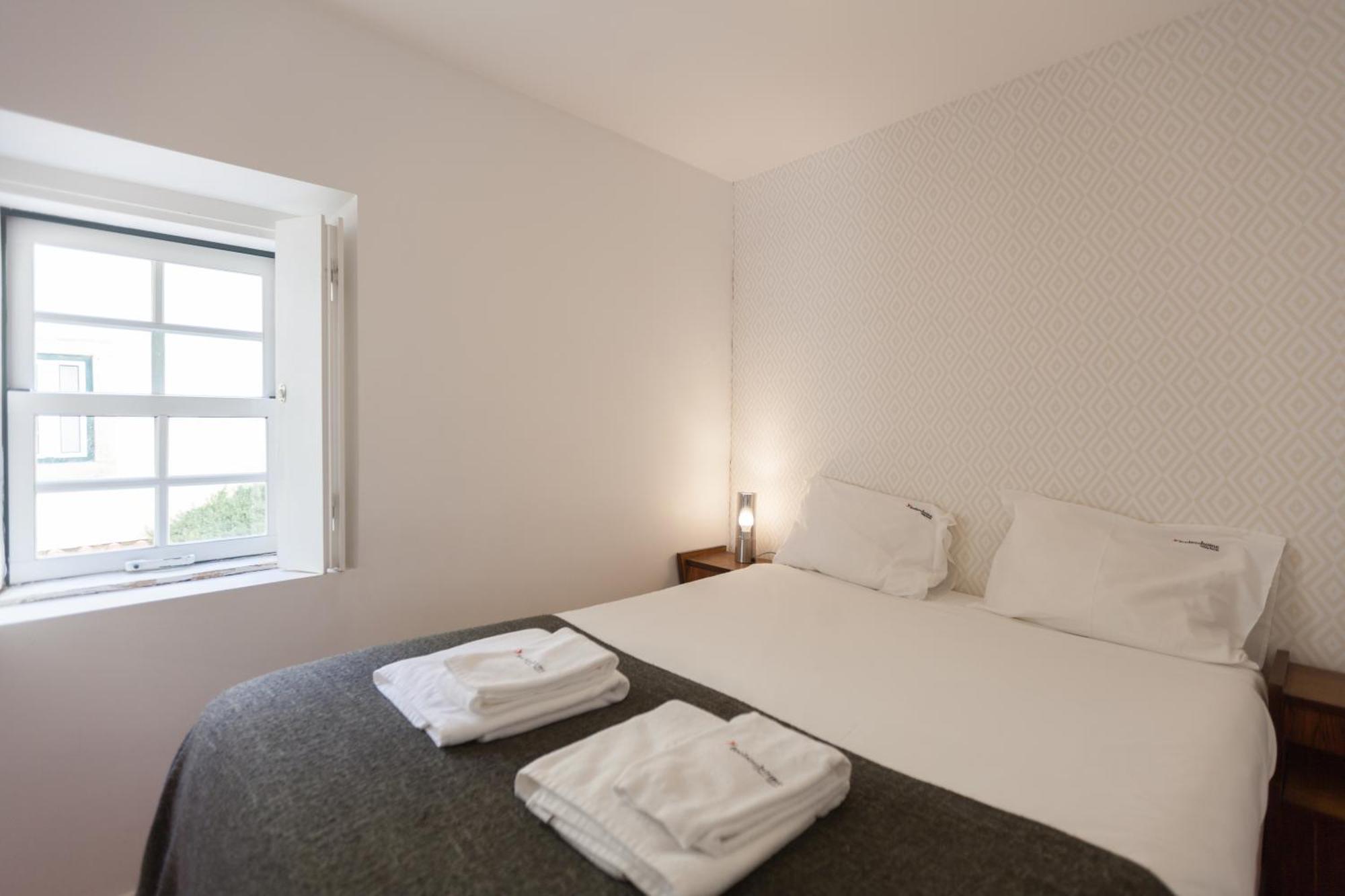 Appartamento Flh Castle Duplex With Terrace Lisbona Esterno foto